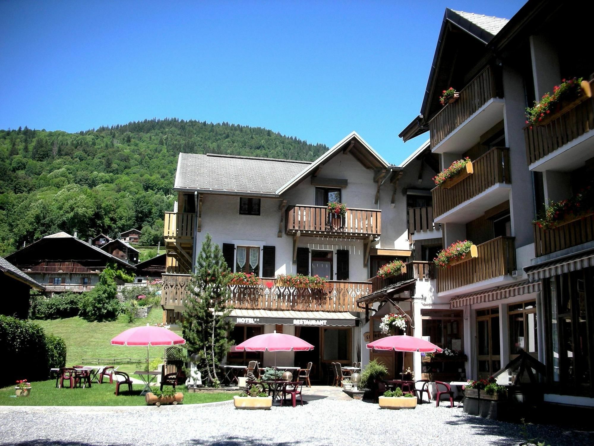 Logis Hotel Gai Soleil Самоенс Екстер'єр фото